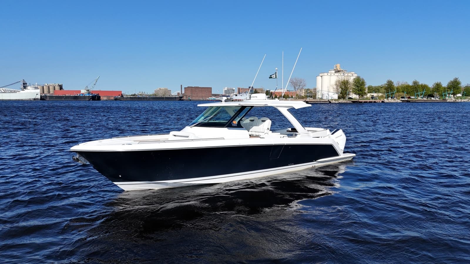 2024 Tiara Yachts 38 LS - Photo 31