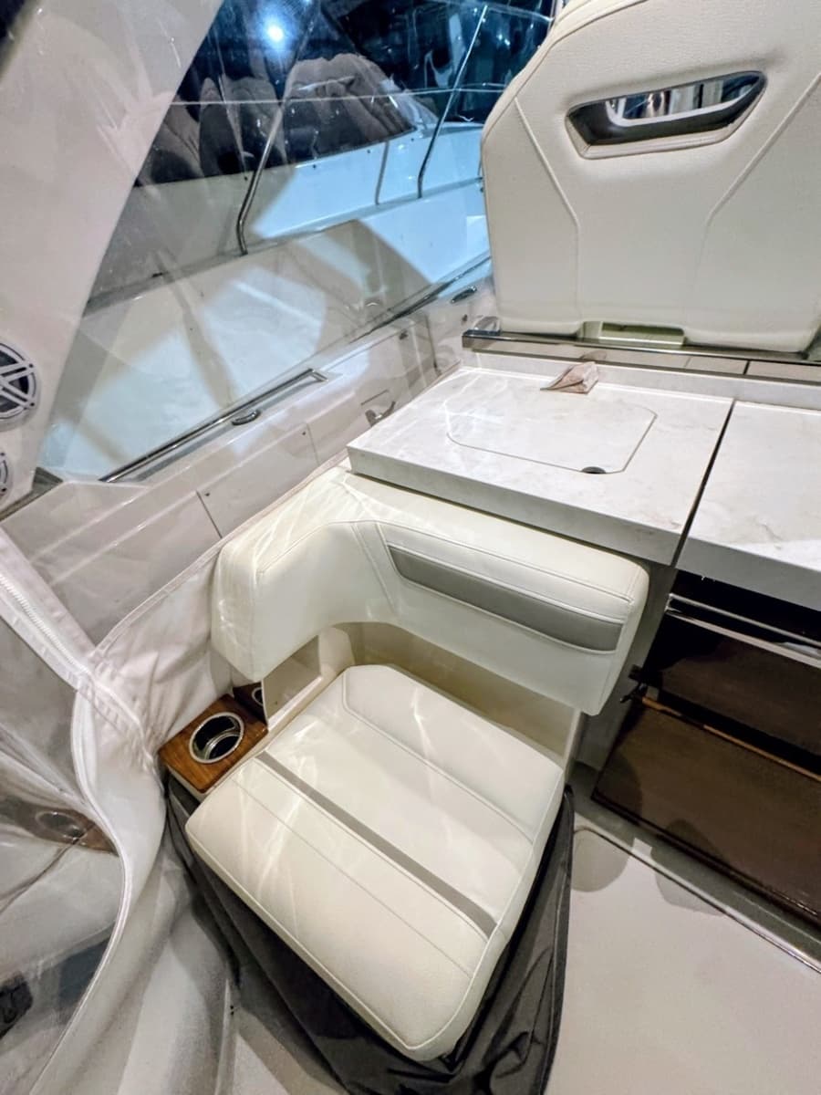 2024 Tiara Yachts 38 LS