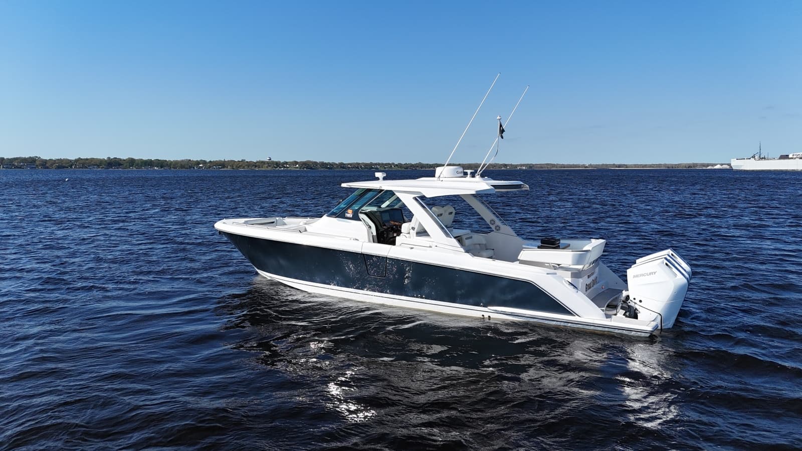 2024 Tiara Yachts 38 LS - Photo 4