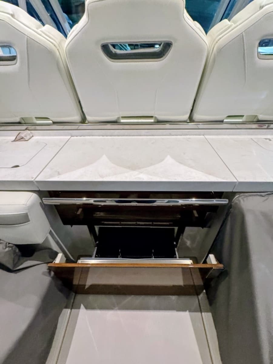 2024 Tiara Yachts 38 LS