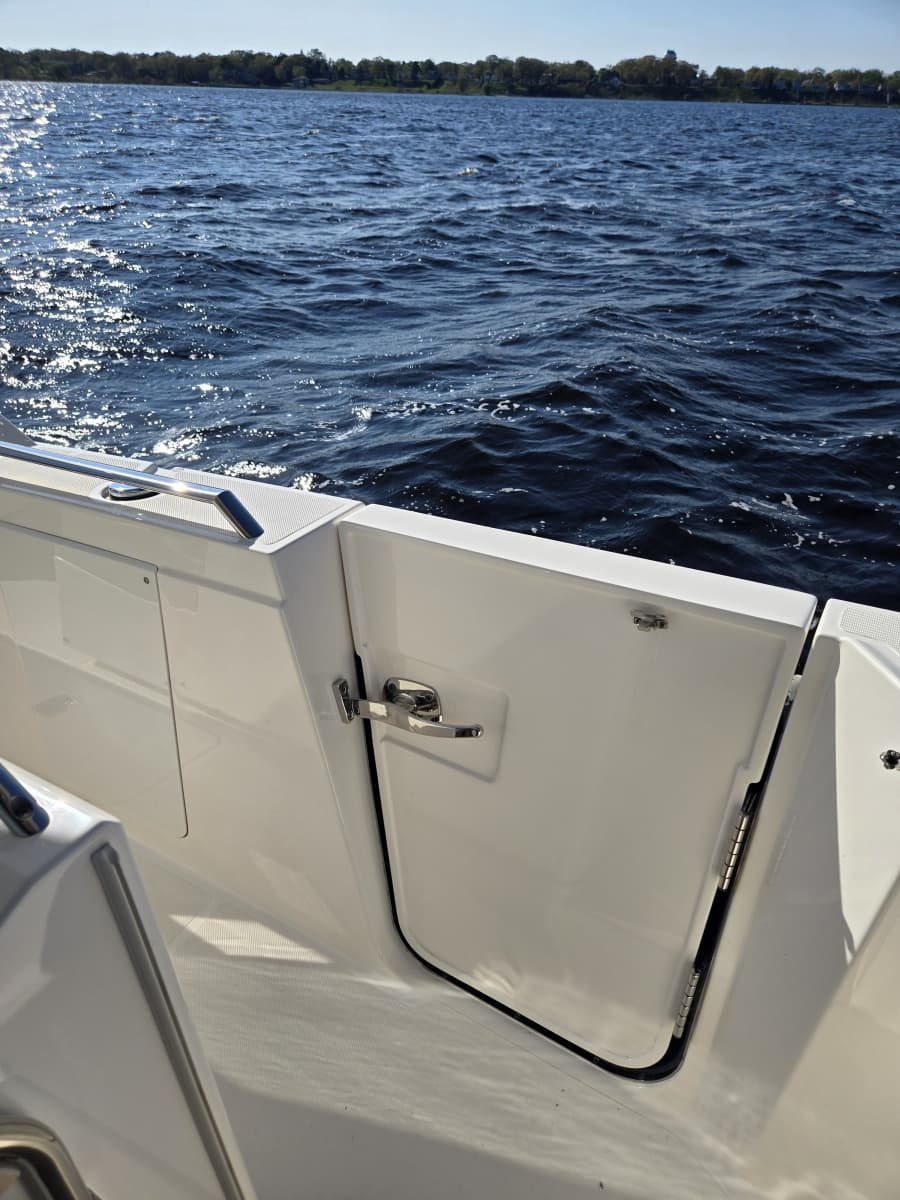 2024 Tiara Yachts 38 LS - Photo 17