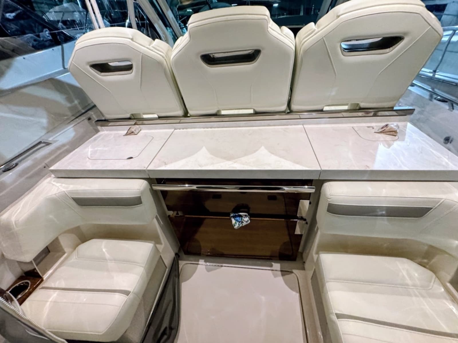 2024 Tiara Yachts 38 LS