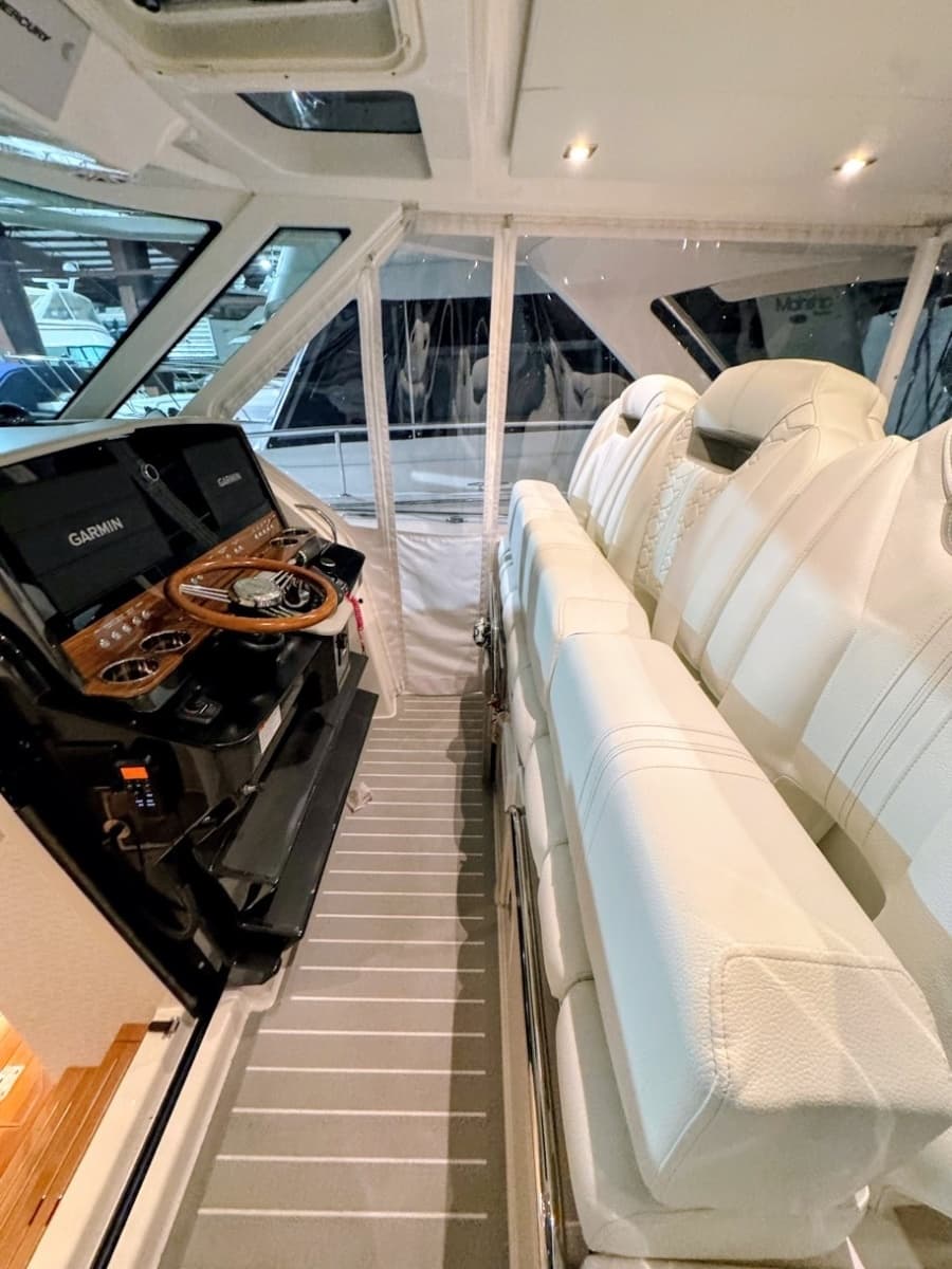 2024 Tiara Yachts 38 LS