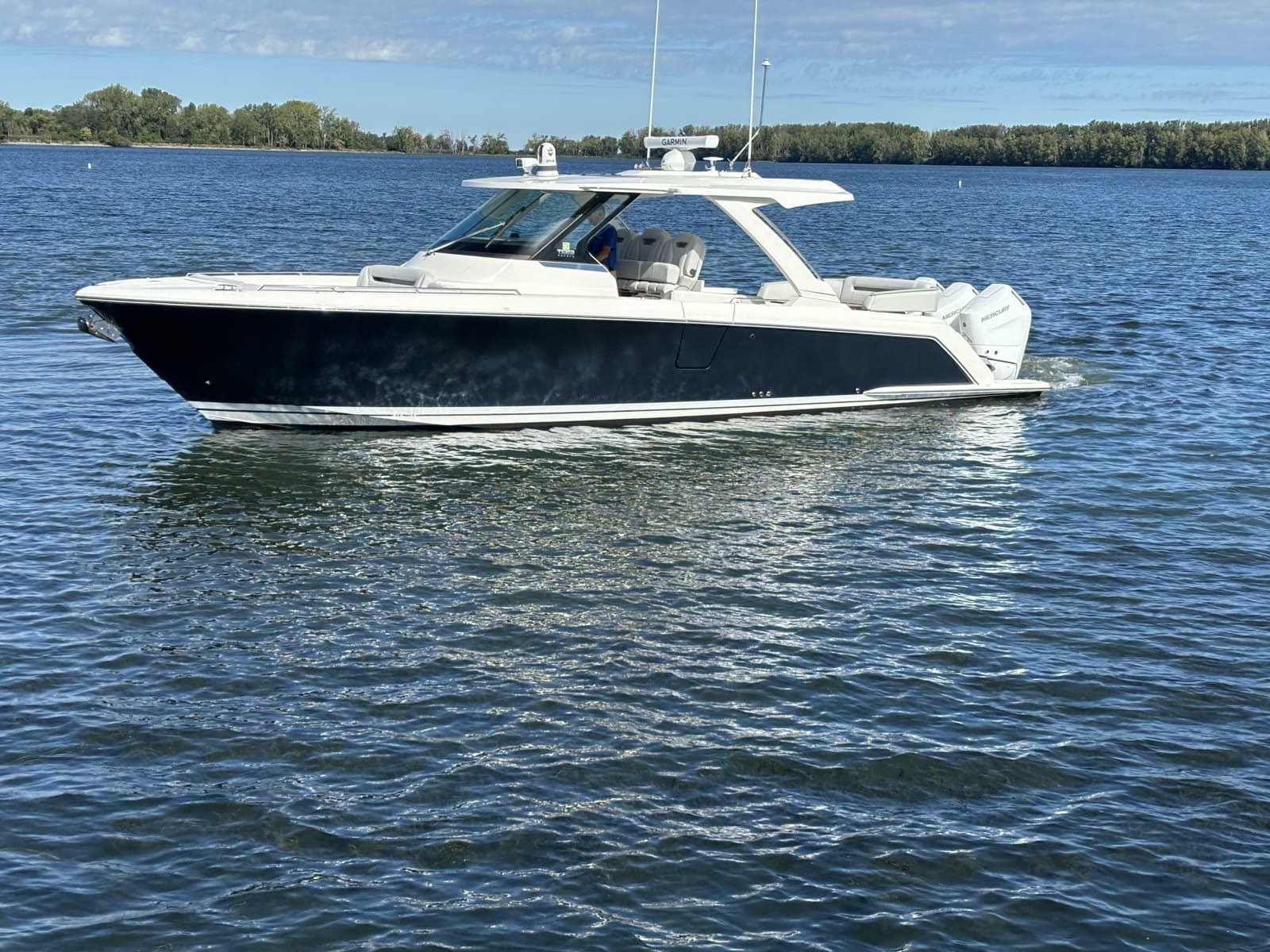 2024 Tiara Yachts 38 LS