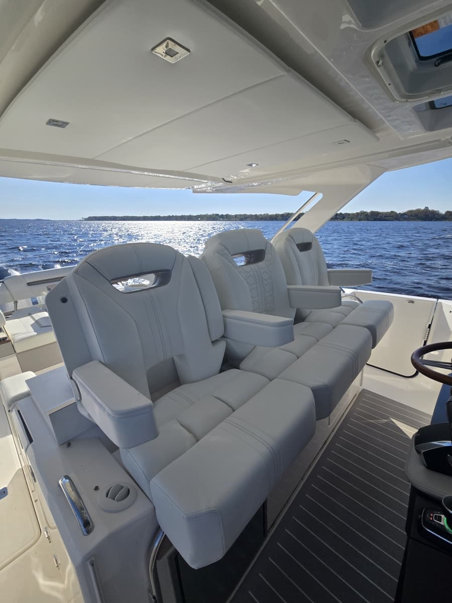 2024 Tiara Yachts 38 LS - Photo 5