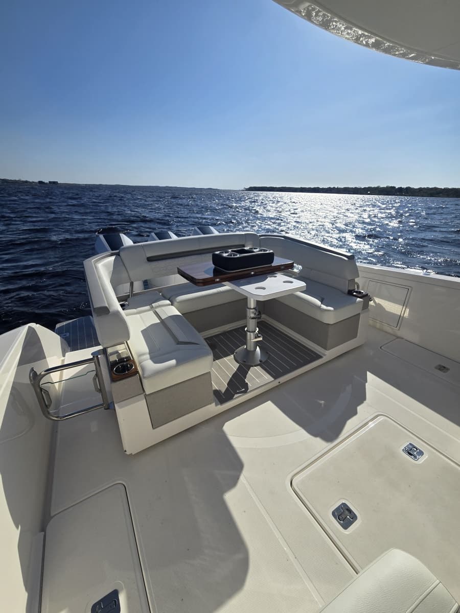 2024 Tiara Yachts 38 LS - Photo 9