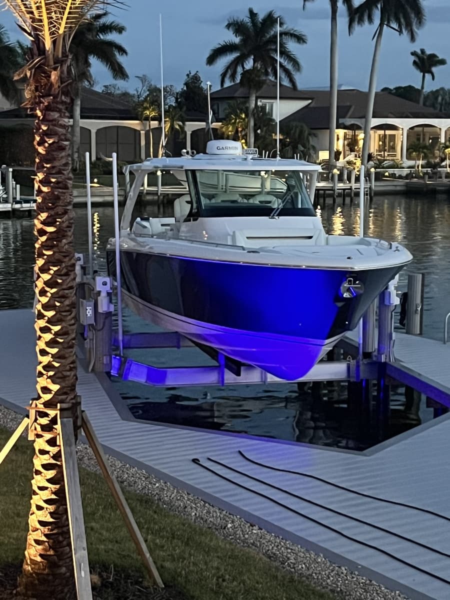 2024 Tiara Yachts 38 LS