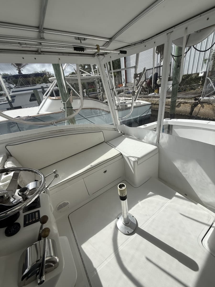 2000 Luhrs  - Photo 15