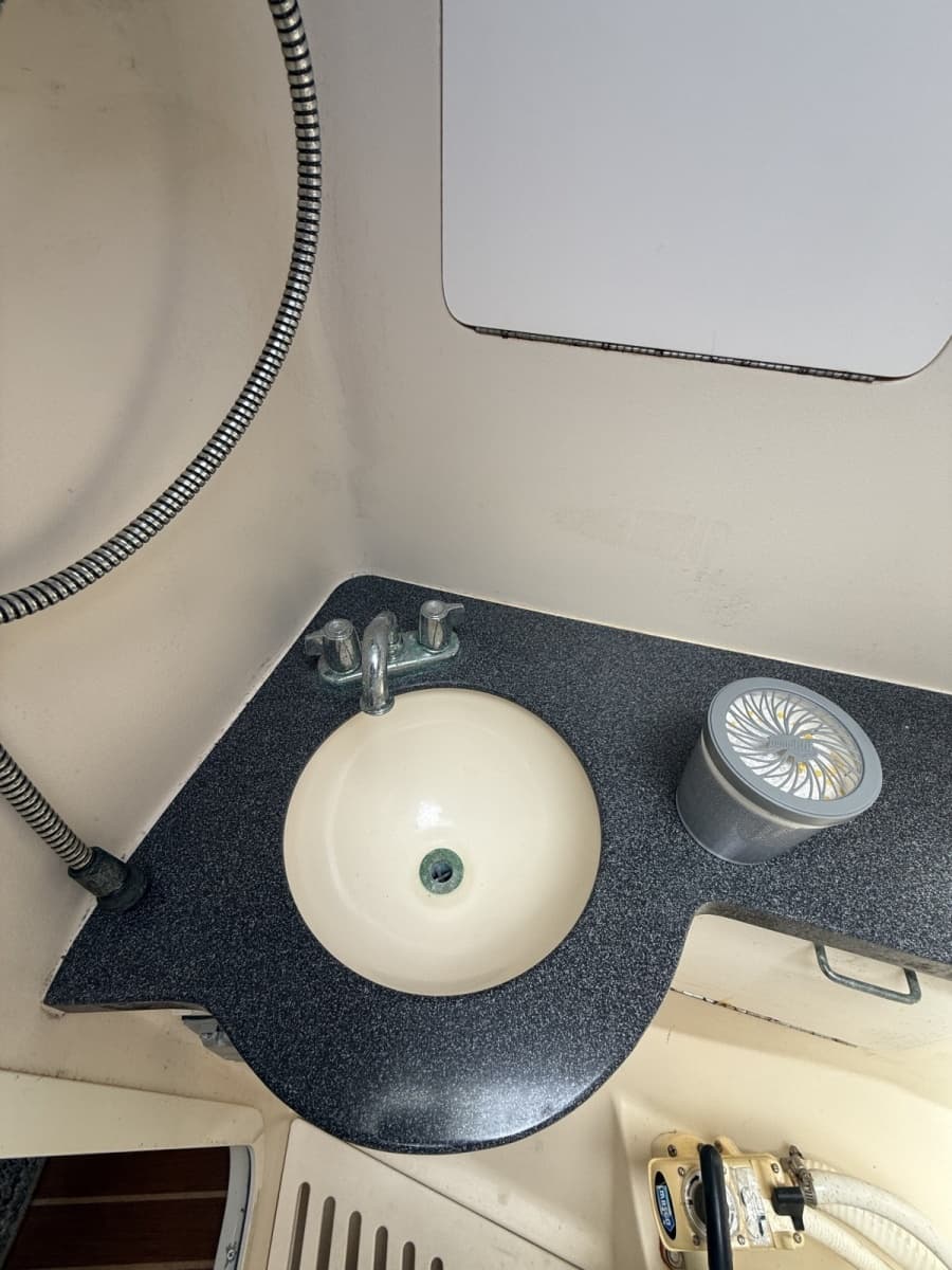 2000 Luhrs  - Photo 13