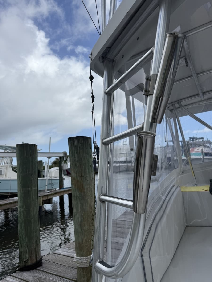 2000 Luhrs  - Photo 21