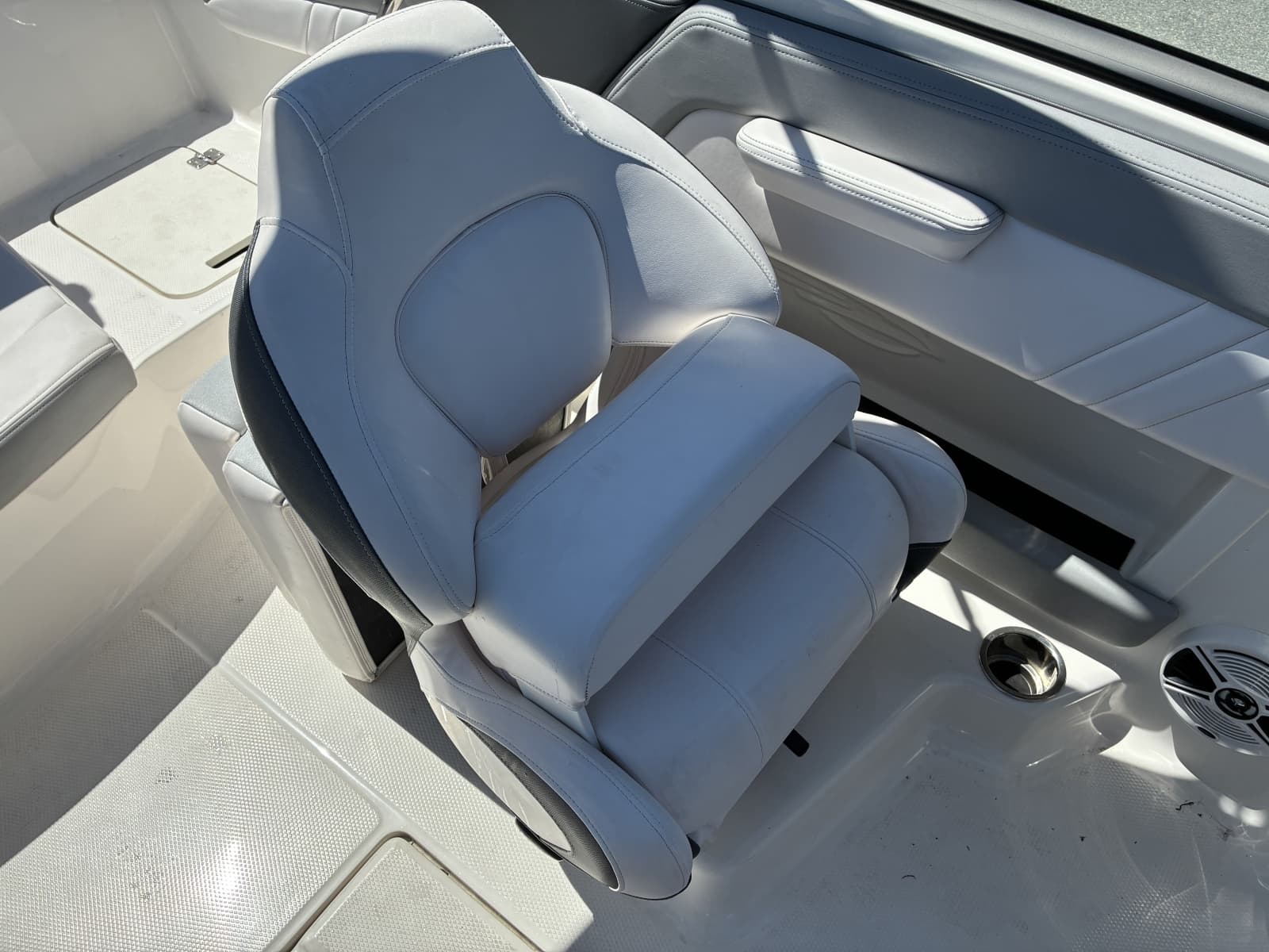 2019 Chaparral 21 H2O Sport