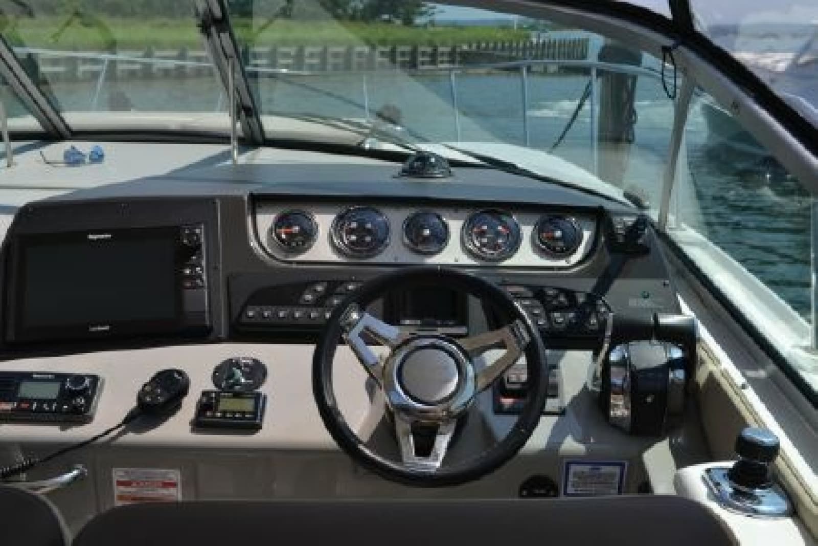 2017 Sea Ray Sundancer 370