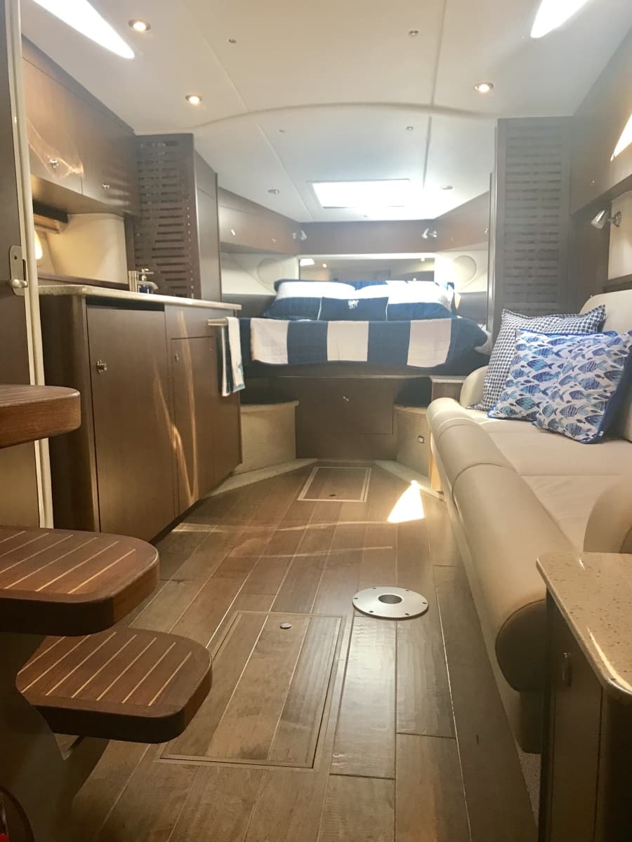 2017 Sea Ray Sundancer 370