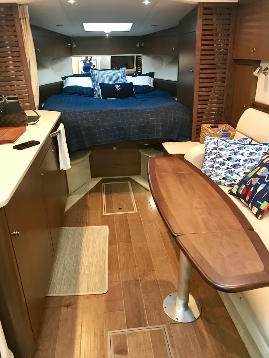 2017 Sea Ray Sundancer 370