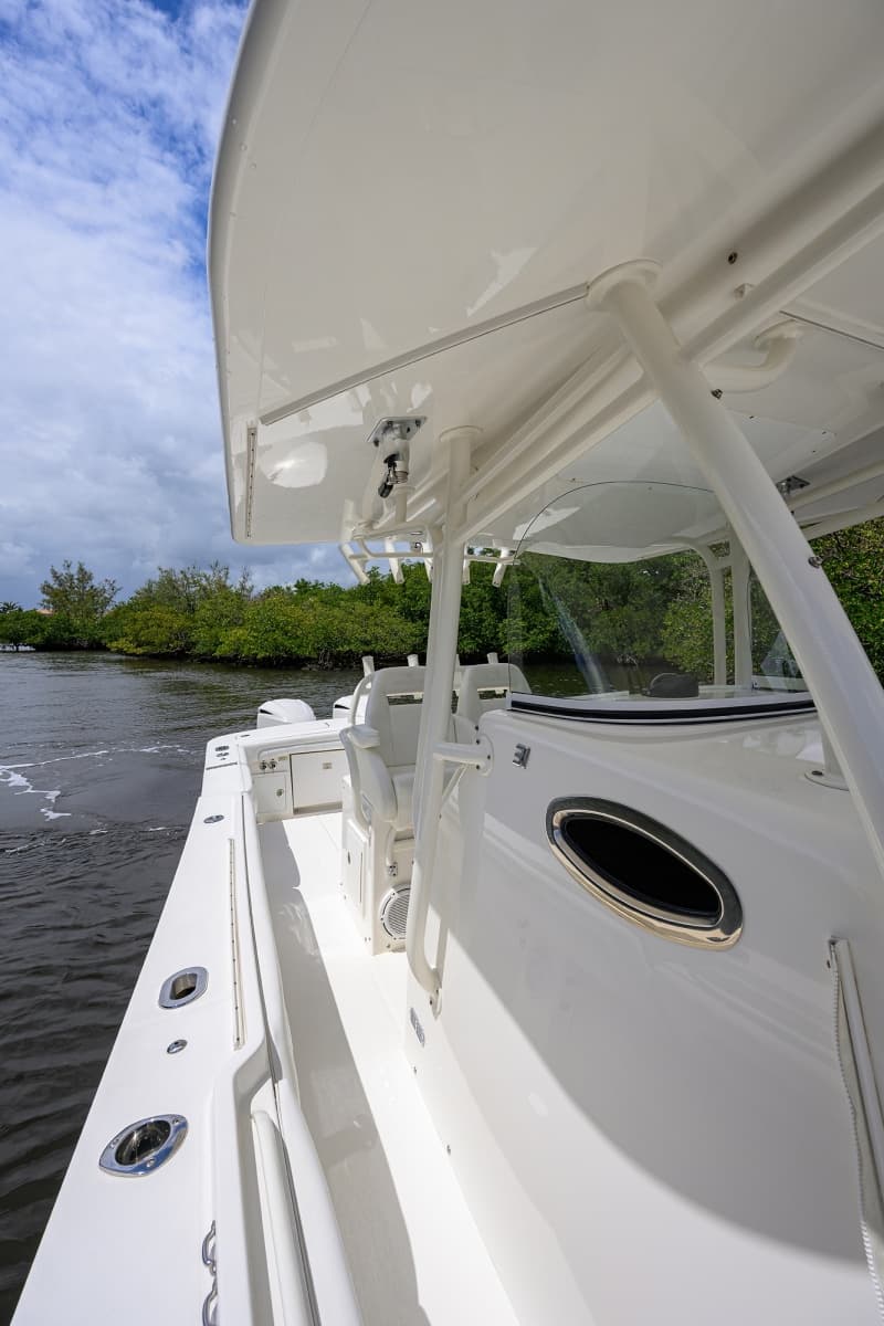 Regulator 31   Sweet Melissa - Helm