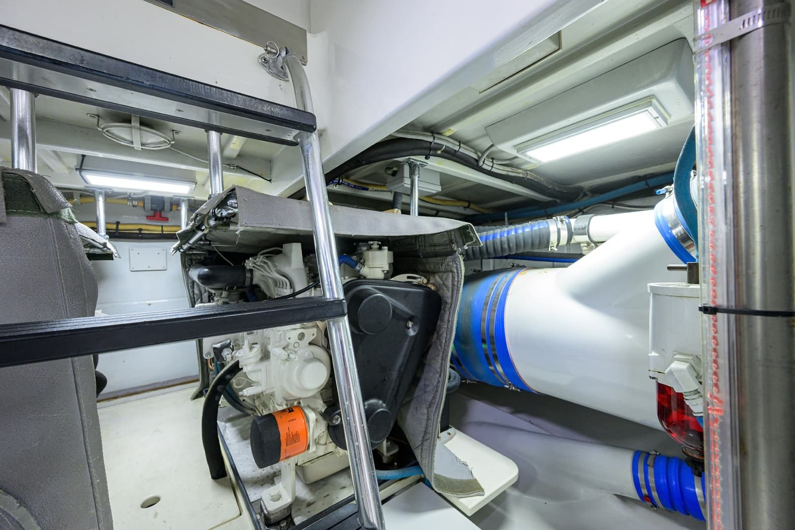 2003 American Custom Yachts 