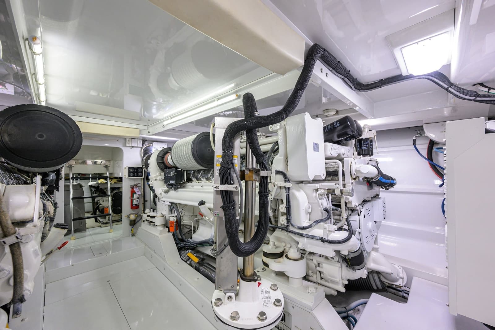 2003 American Custom Yachts 