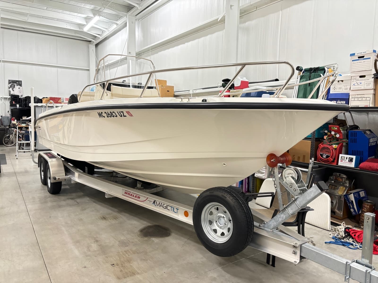 2024 Boston Whaler 250 Dauntless