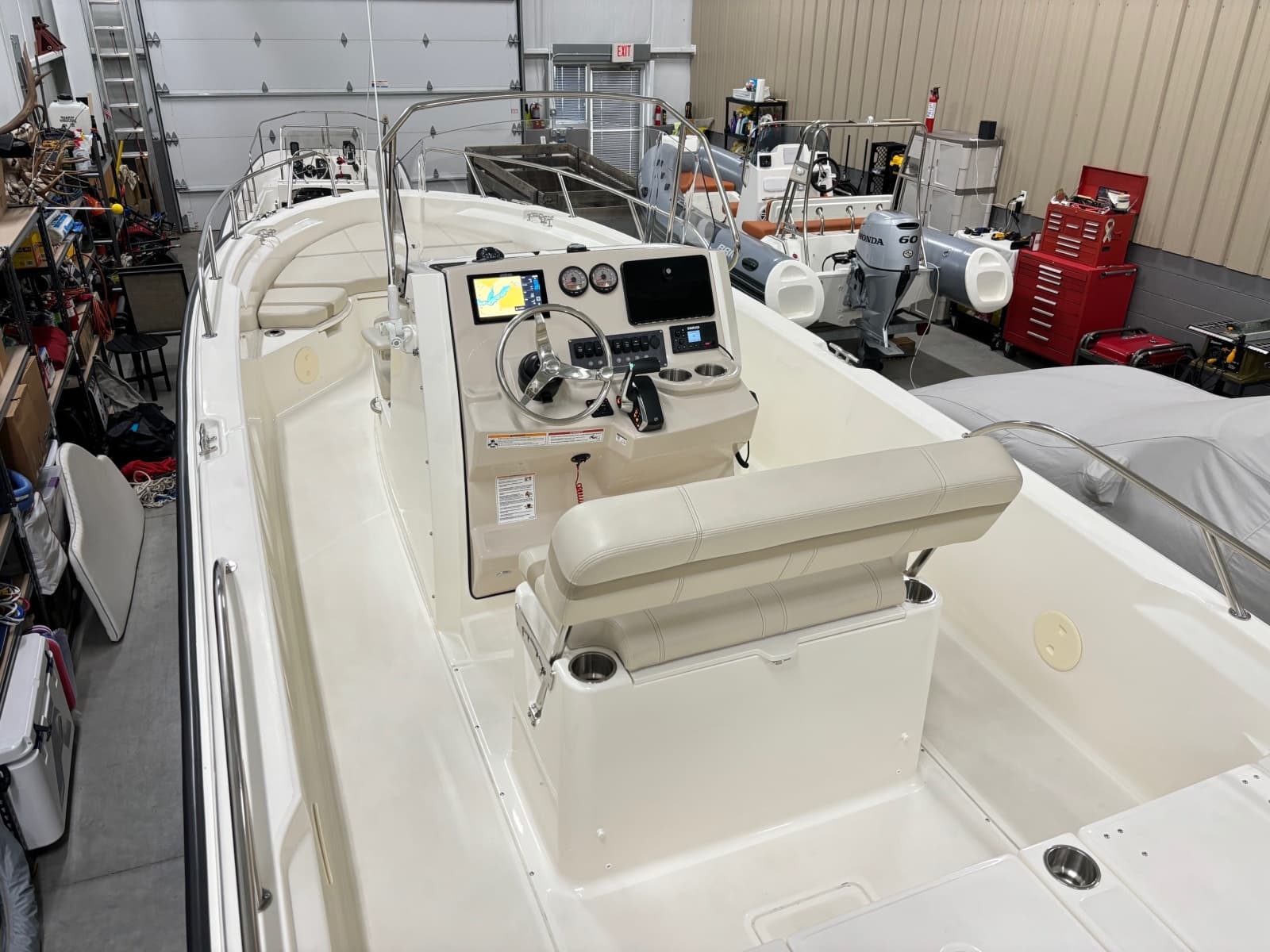 2024 Boston Whaler 250 Dauntless
