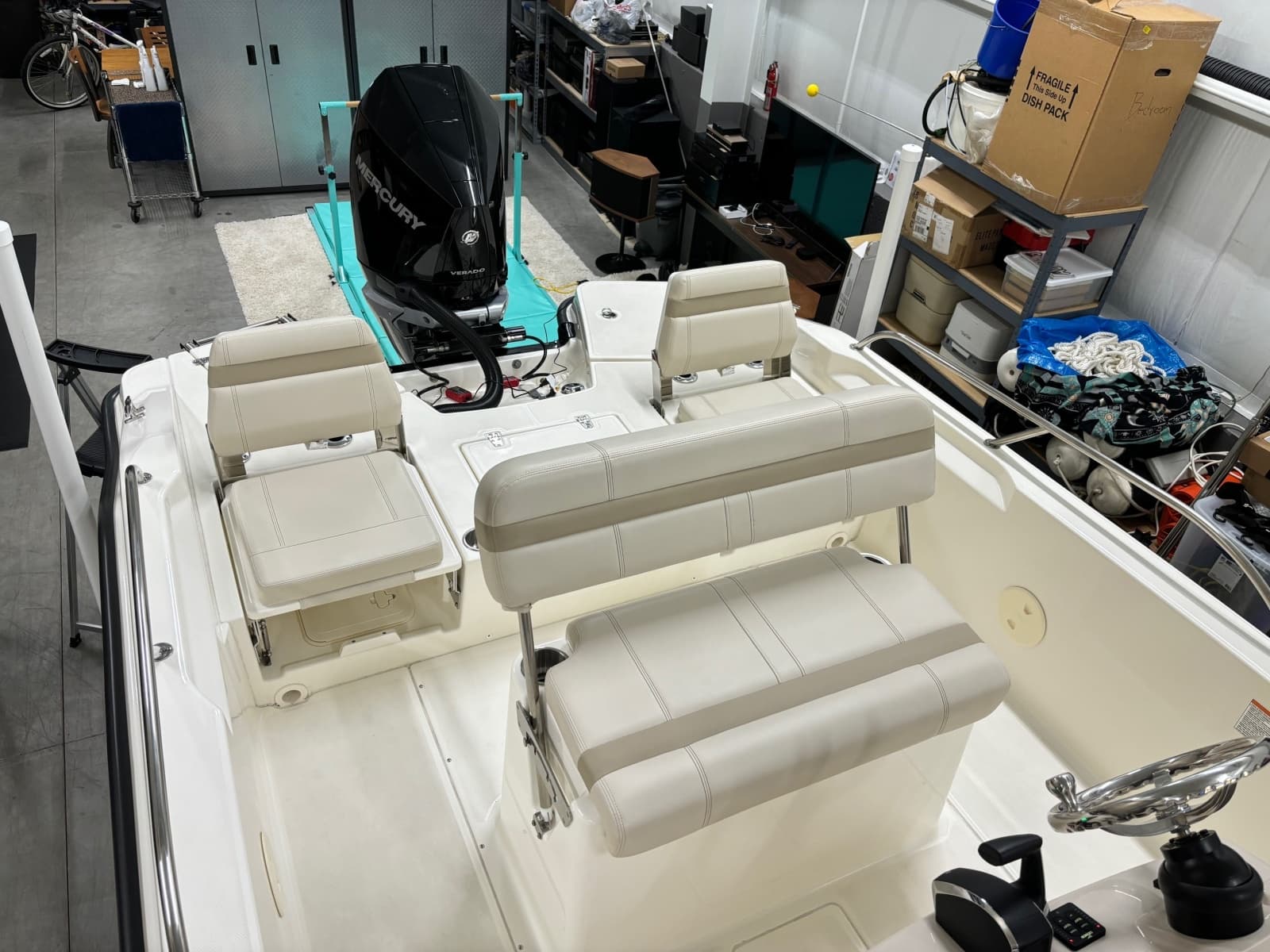 2024 Boston Whaler 250 Dauntless