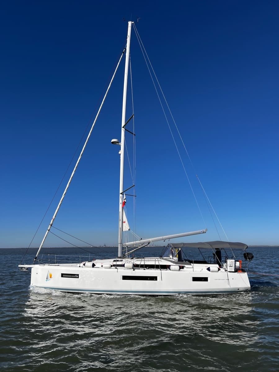 2021 Jeanneau Sun Odyssey 440 - Photo 2