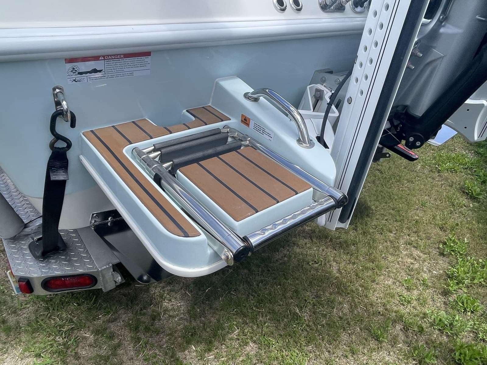 2022 Ranger 2510 Bay