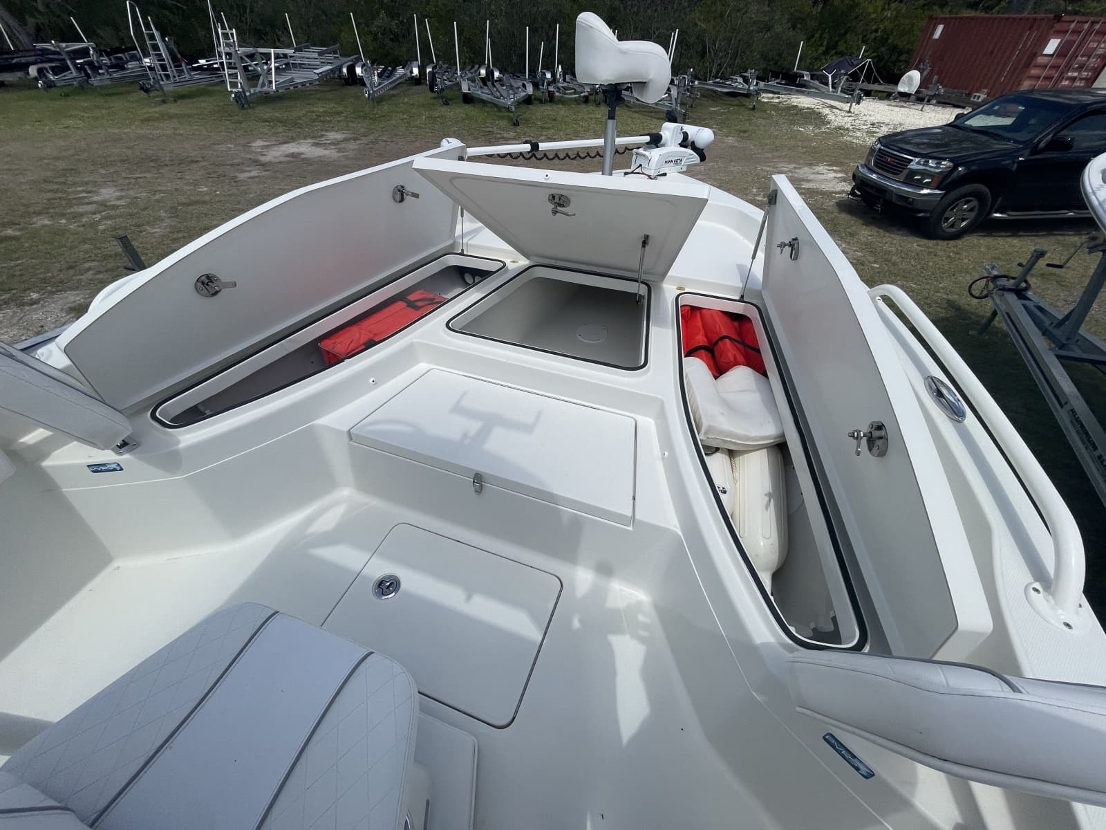 2022 Ranger 2510 Bay