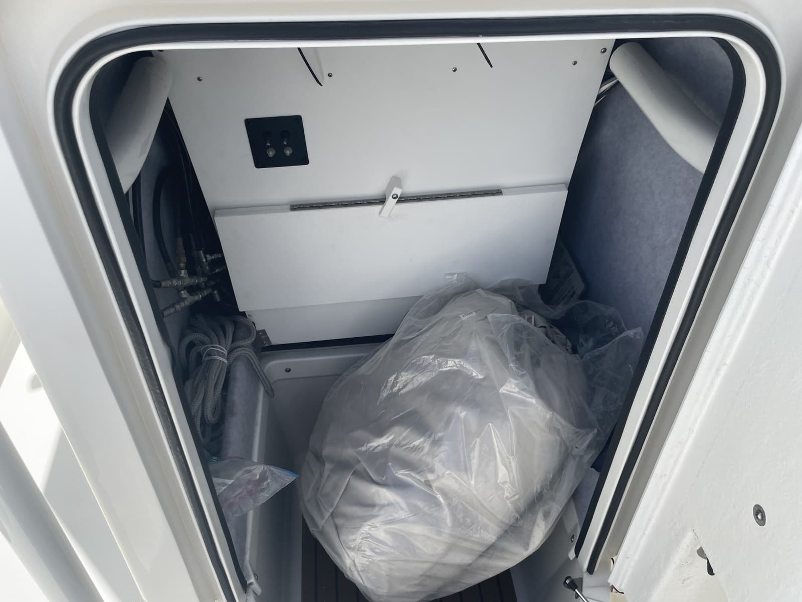 2022 Ranger 2510 Bay