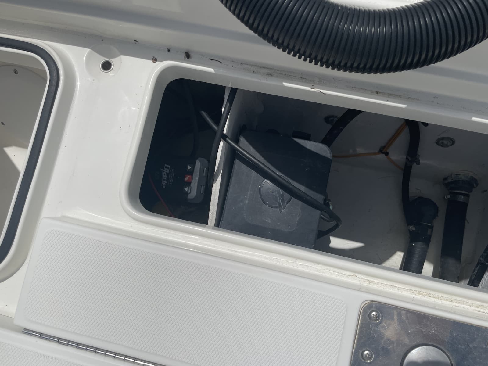 2022 Ranger 2510 Bay