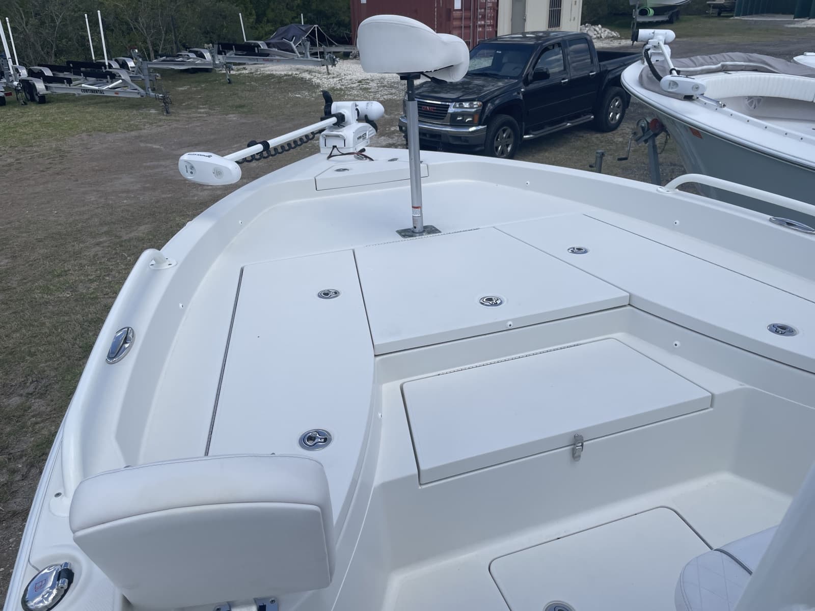 2022 Ranger 2510 Bay