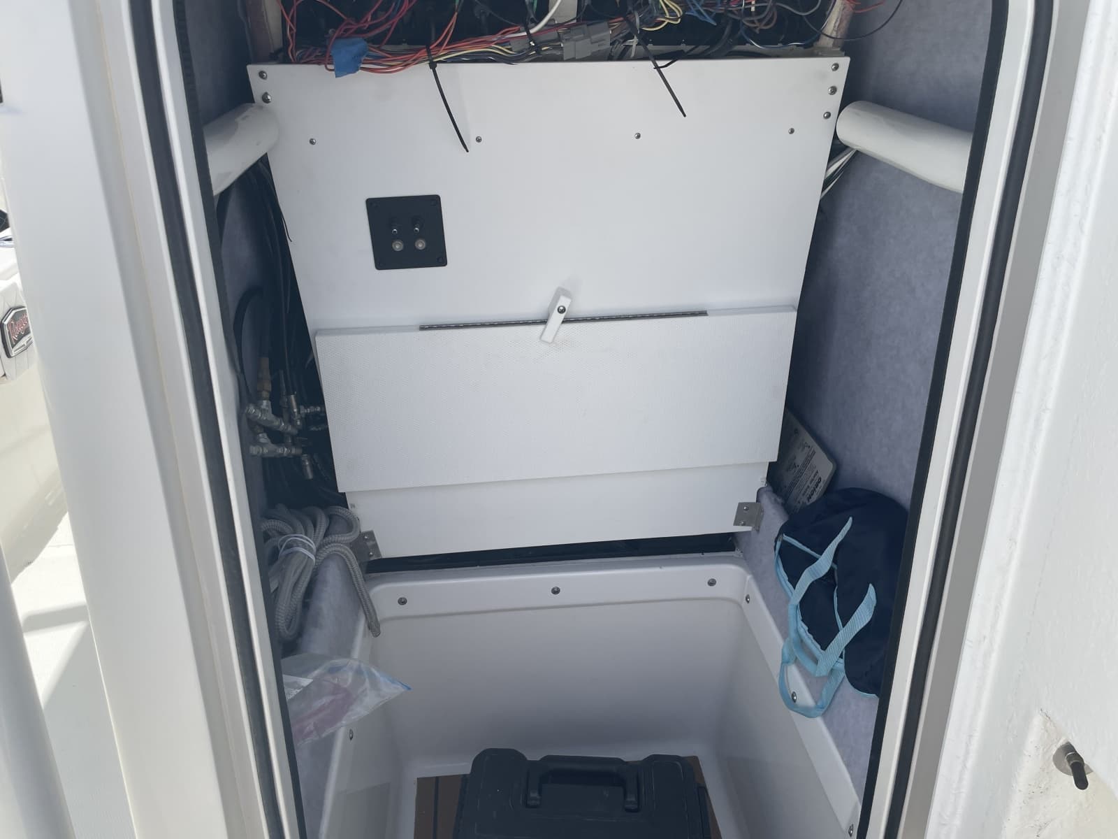 2022 Ranger 2510 Bay