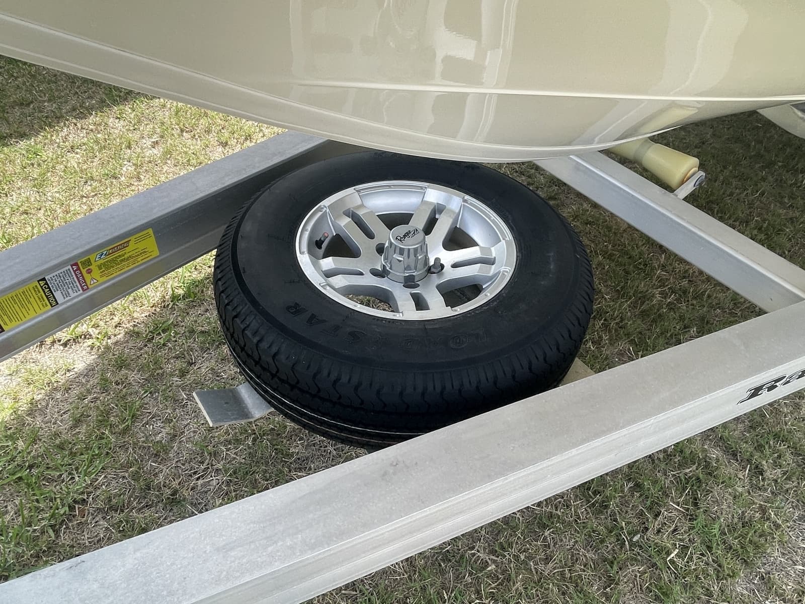 2022 Ranger 2510 Bay