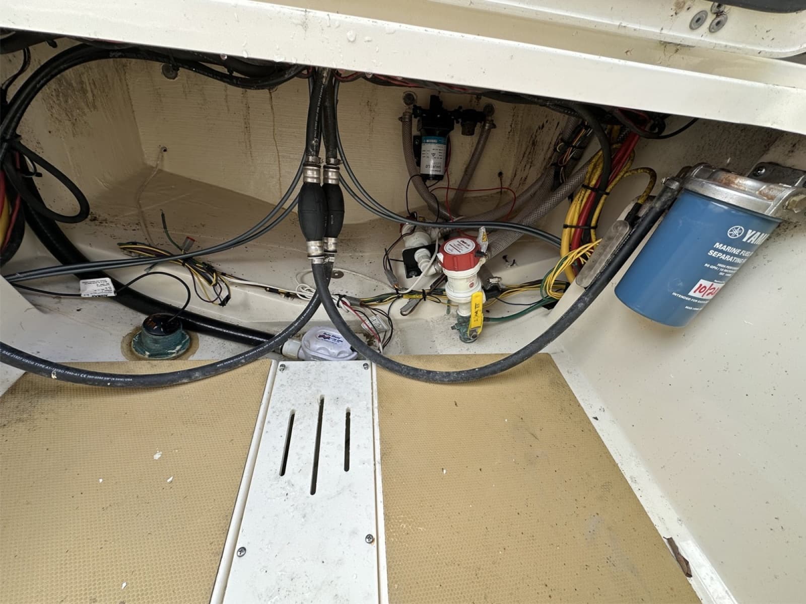 Clean Underdeck, Aft