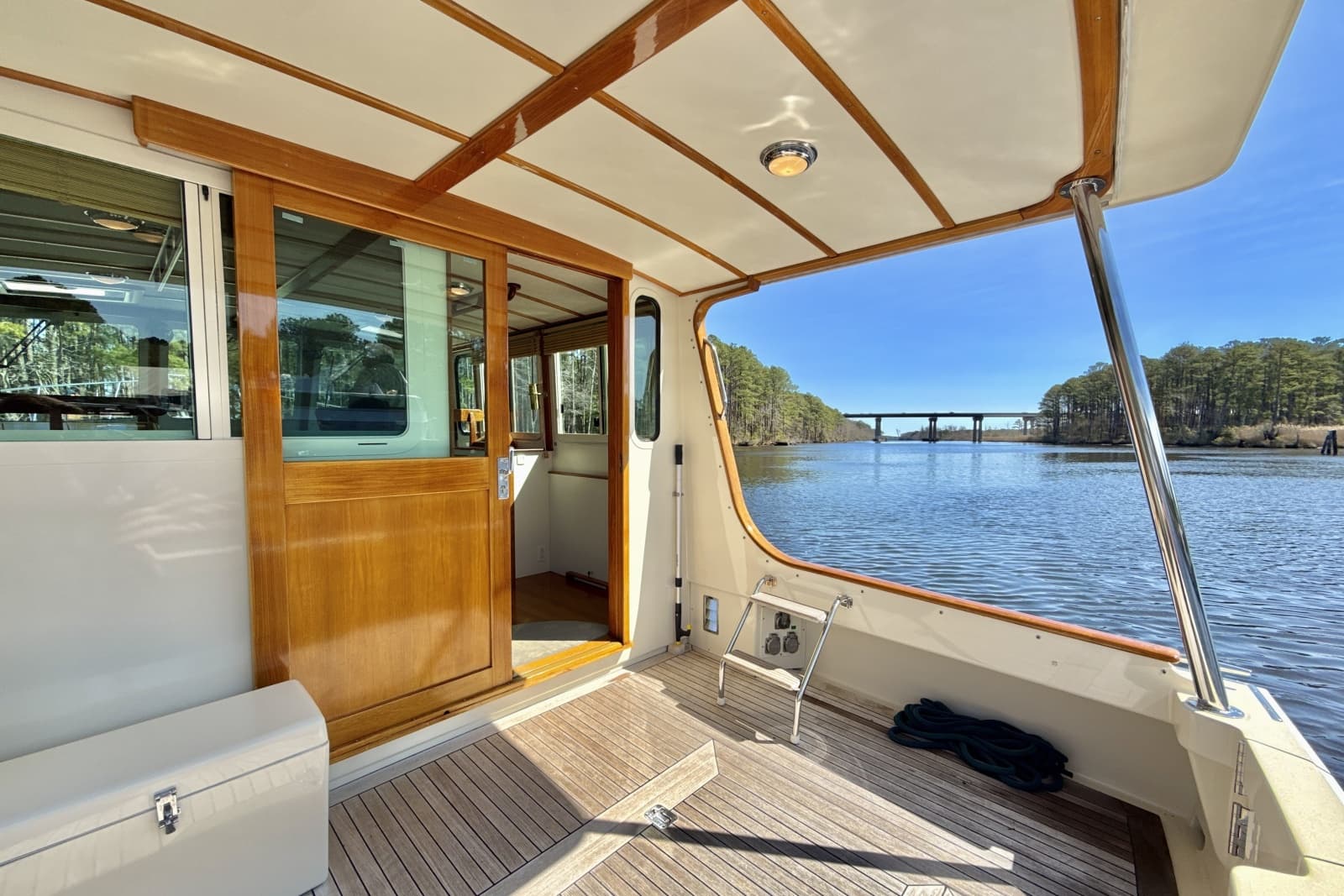 Hard Covered Aftdeck