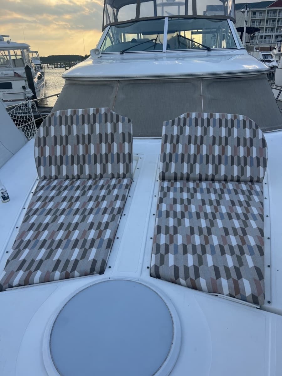 2001 Cruisers Yachts 4450 Express Motor Yacht