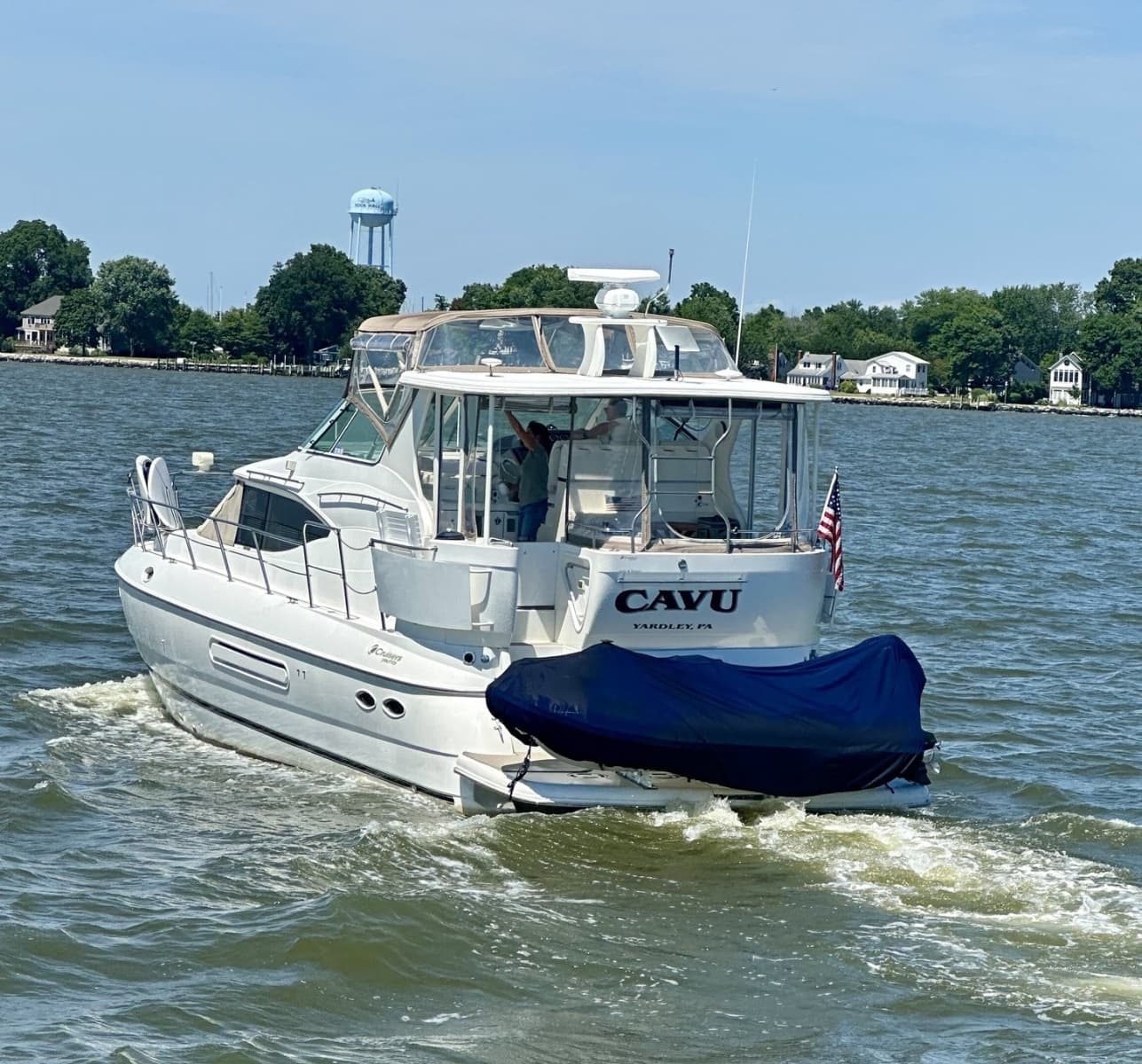 2001 Cruisers Yachts 4450 Express Motor Yacht