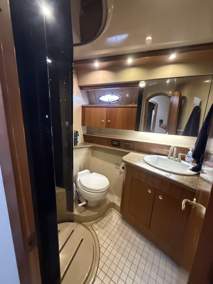 2001 Cruisers Yachts 4450 Express Motor Yacht