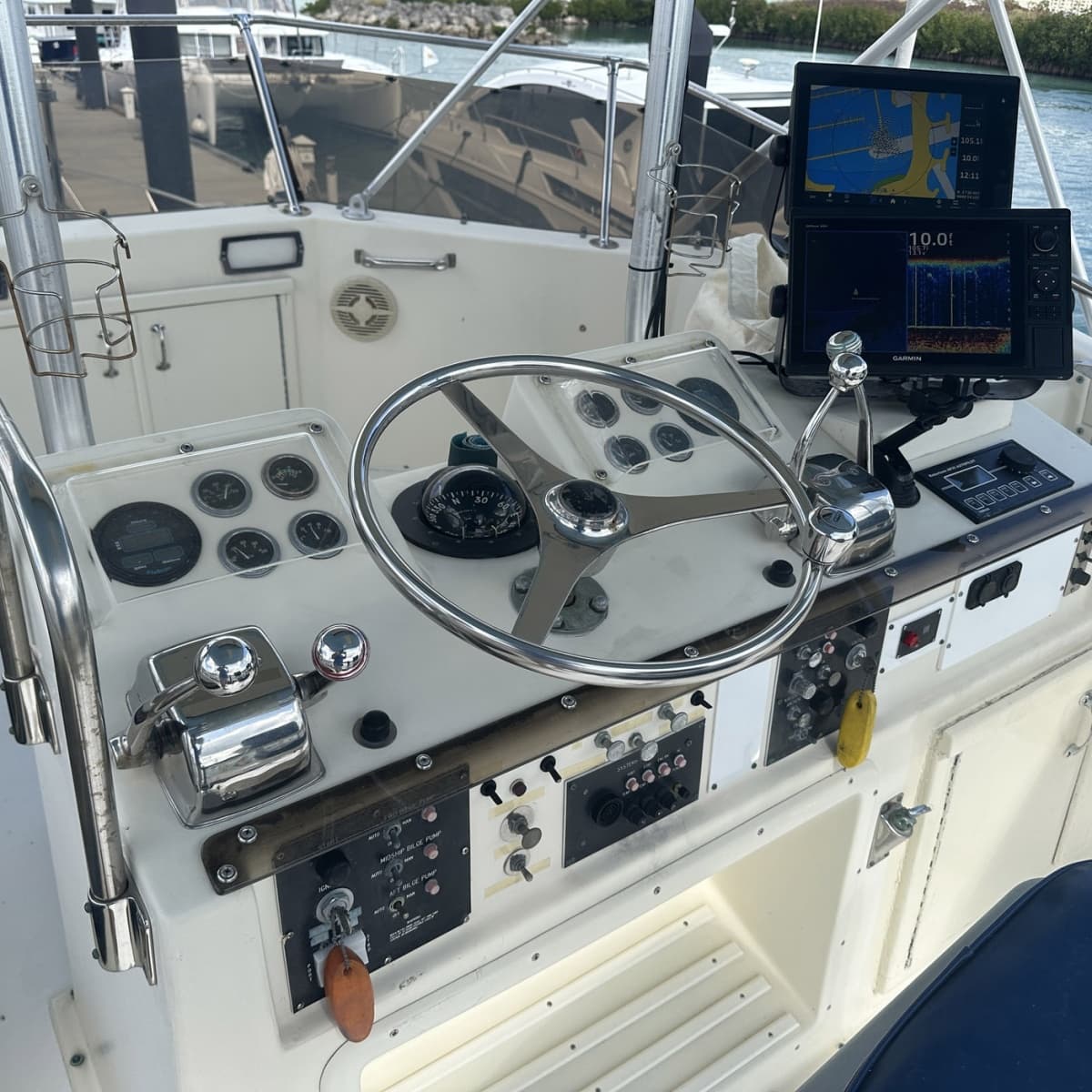 1981 Hatteras 43 Convertible