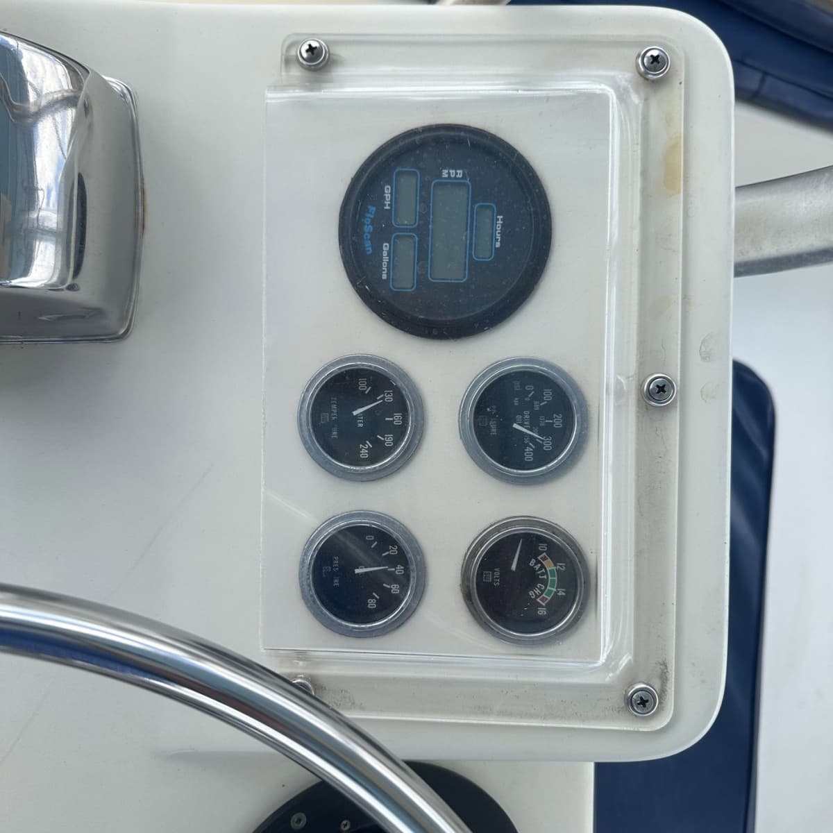 1981 Hatteras 43 Convertible