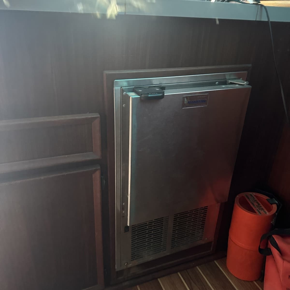 1981 Hatteras 43 Convertible