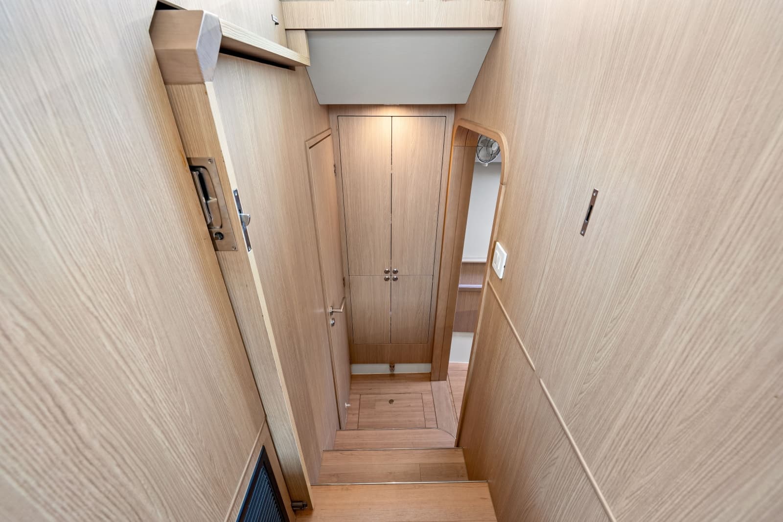 2021 Aquila 44 Yacht - Photo 27
