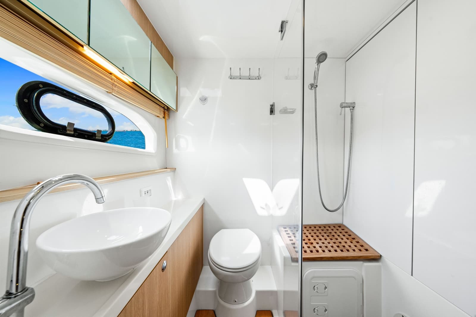 2021 Aquila 44 Yacht - Photo 30