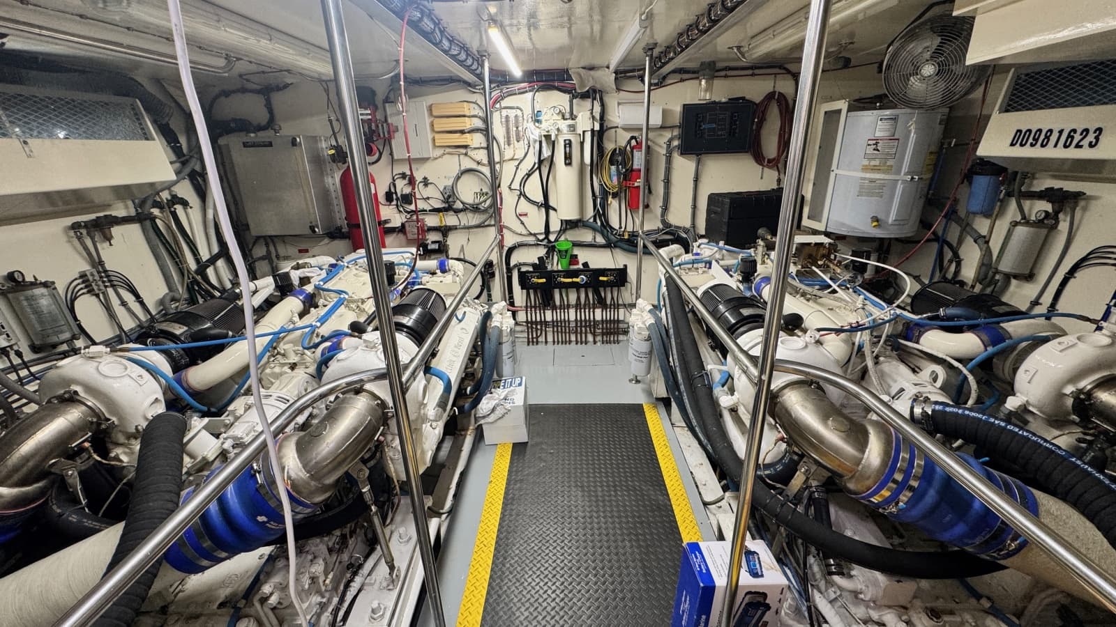 1989 Hatteras Motor Yacht