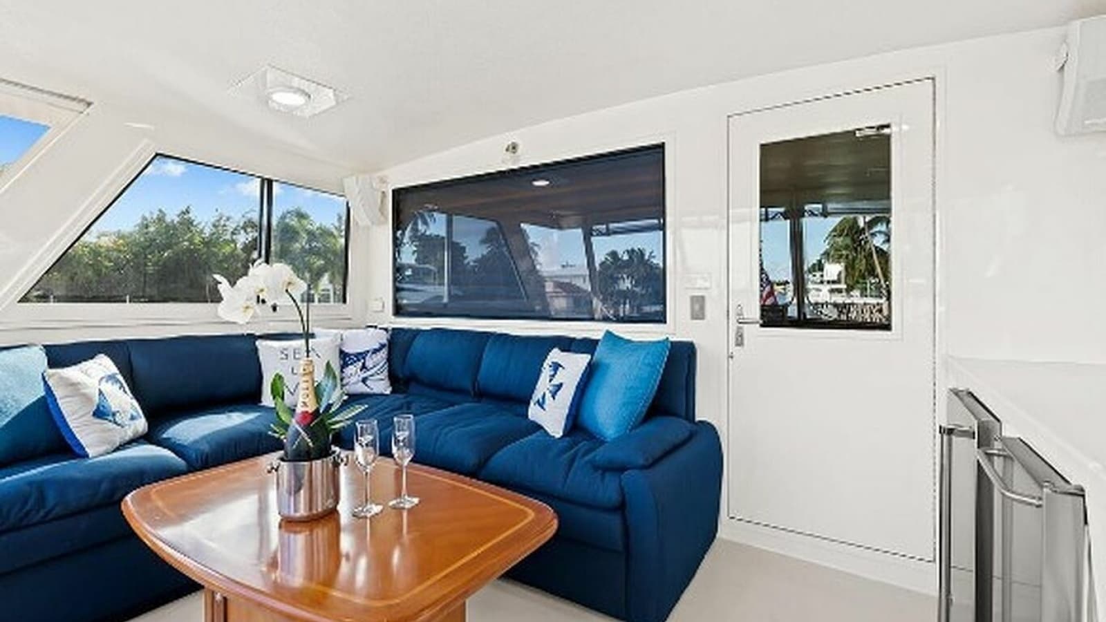 1989 Hatteras Motor Yacht