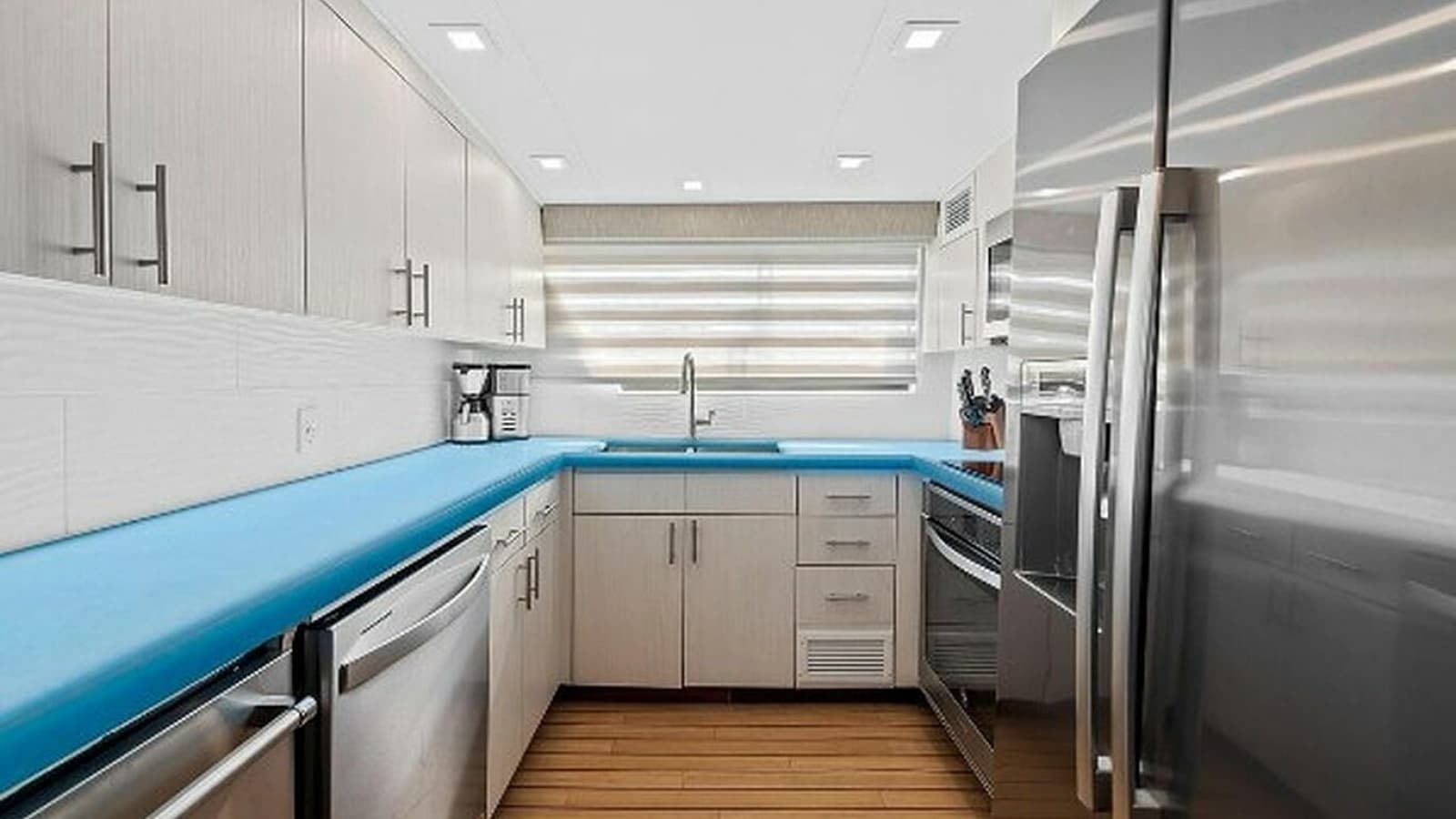 1989 Hatteras Motor Yacht