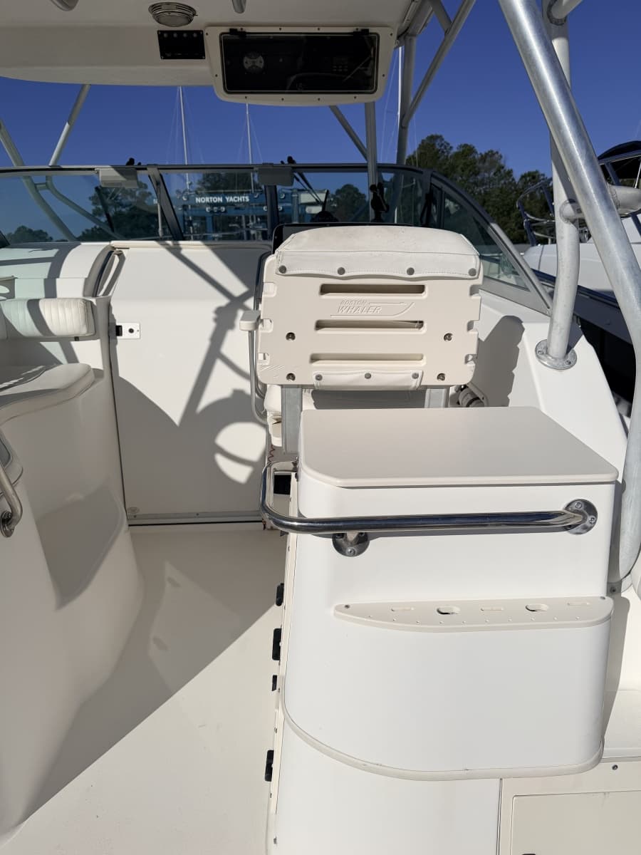 2000 Boston Whaler 