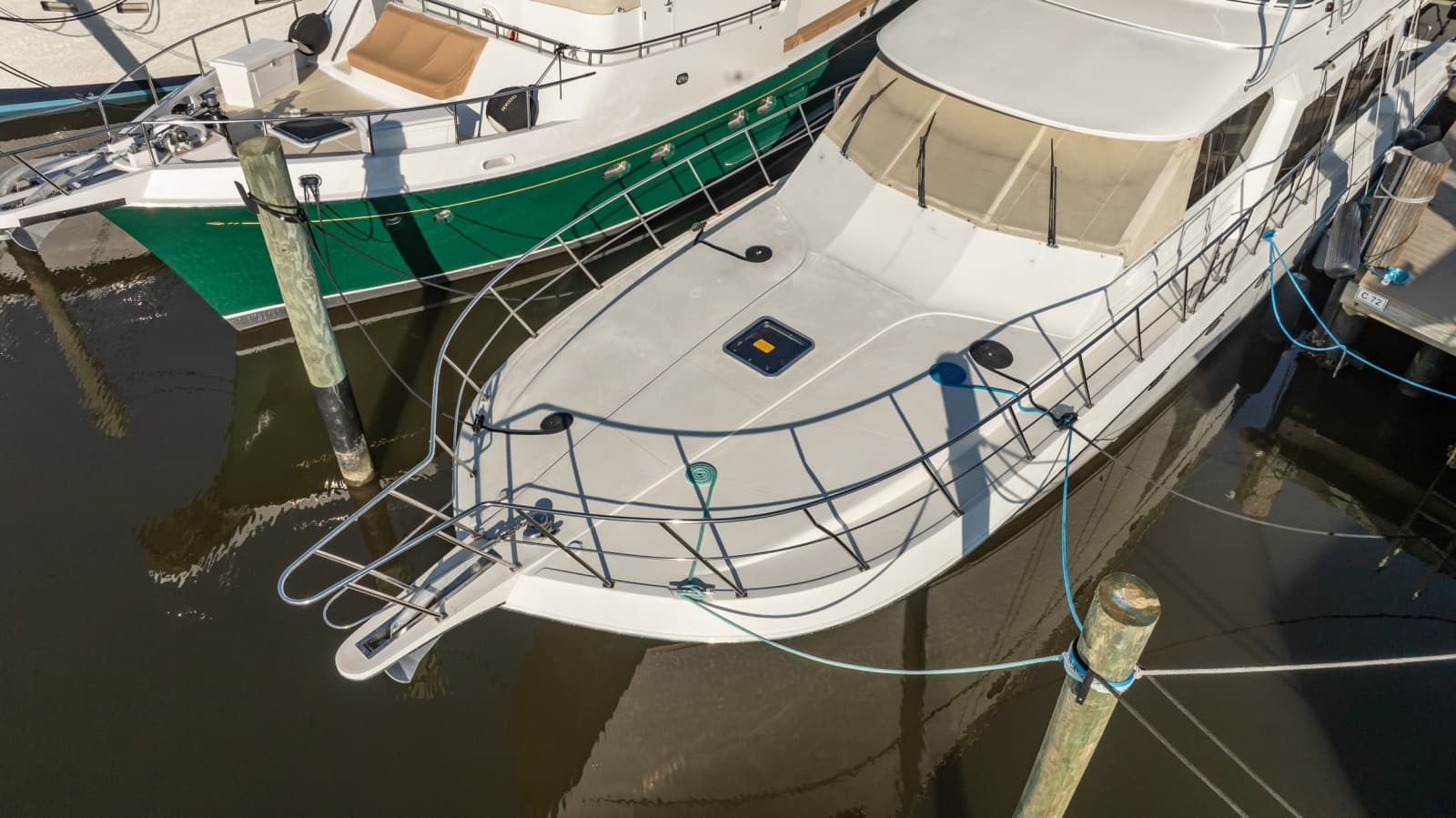 2004 Navigator 5700 Rival Pilothouse