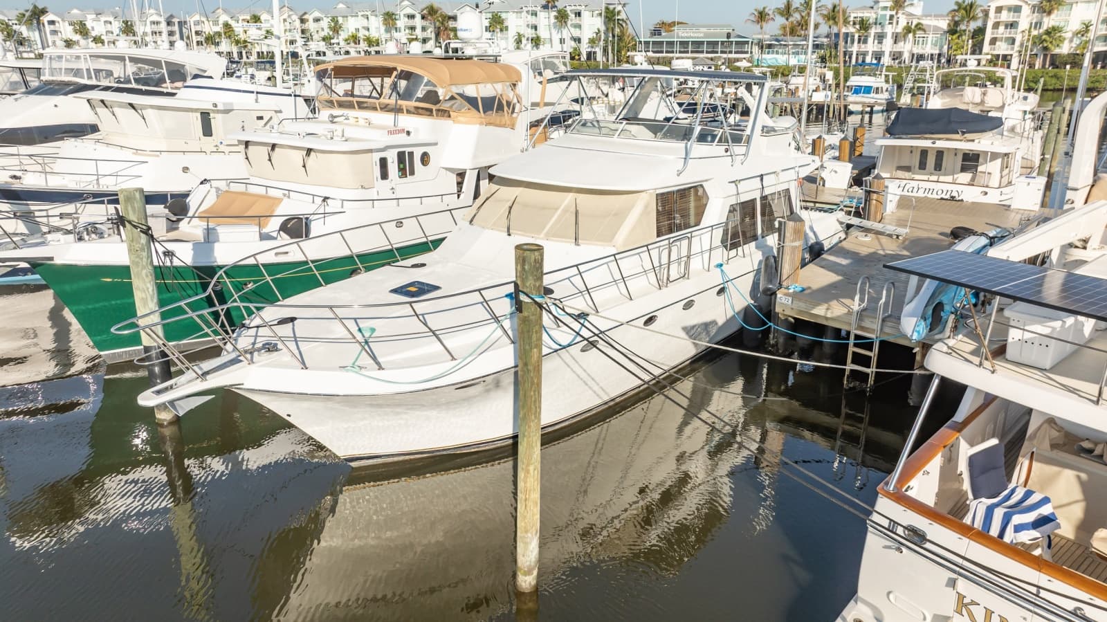 2004 Navigator 5700 Rival Pilothouse