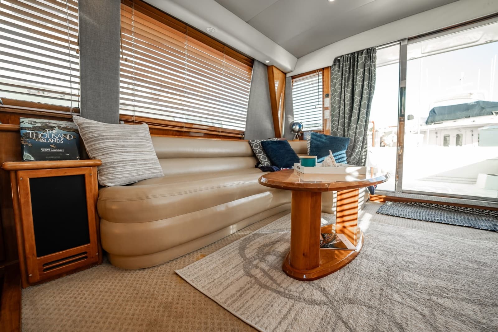 2004 Navigator 5700 Rival Pilothouse