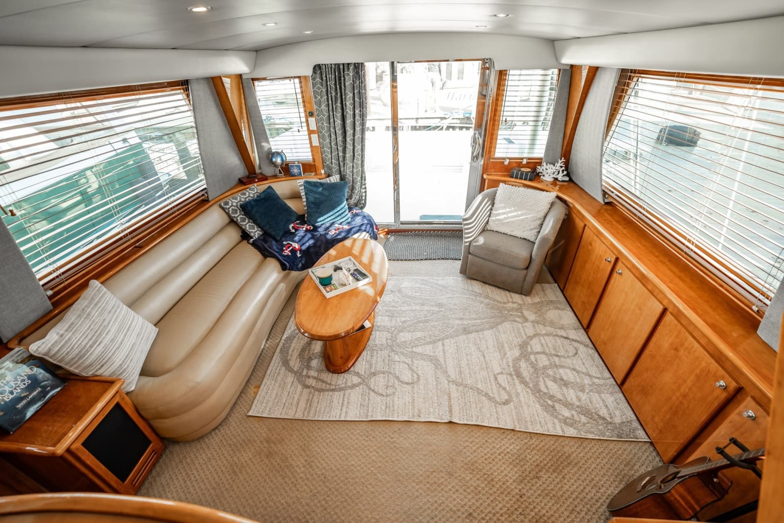 2004 Navigator 5700 Rival Pilothouse